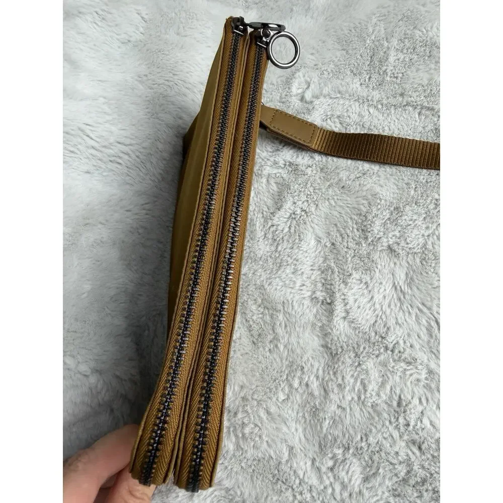 Lululemon Curved Wristlet Burnt Caramel Brown Gold Clutch PouchBag Travel Wallet